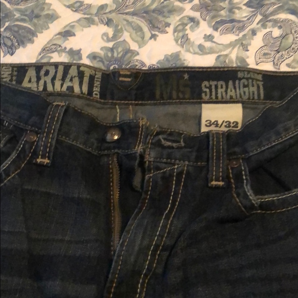 Men’s Ariat jeans never worn.